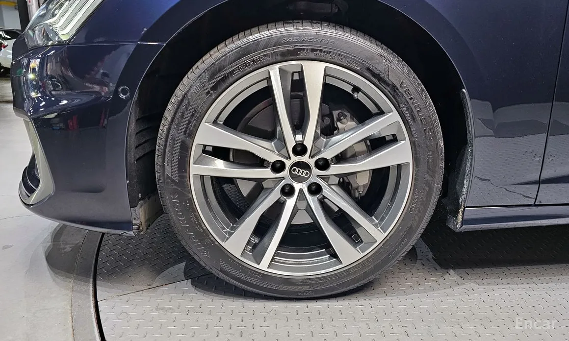 Фото 5 - Audi A6