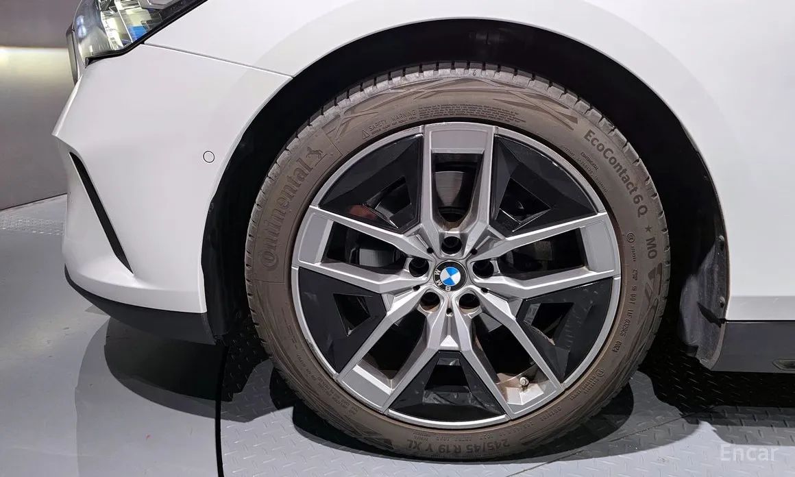 Фото 5 - BMW 5 Series