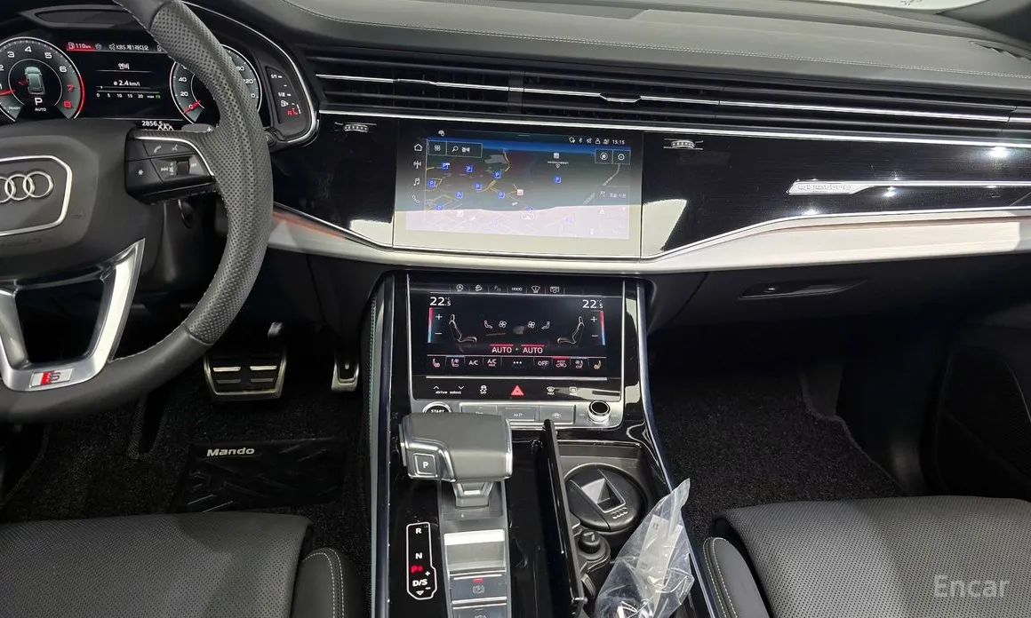 Фото 19 - Audi Q8