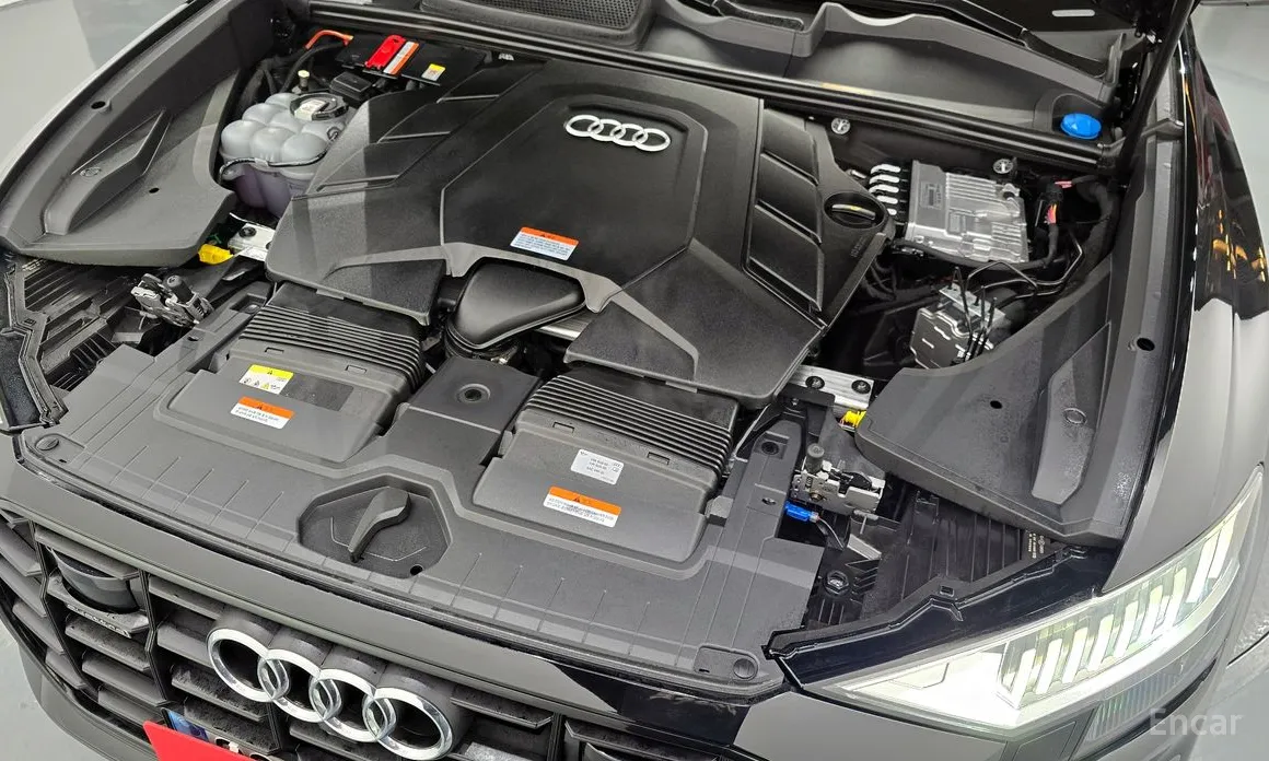 Фото 6 - Audi Q8