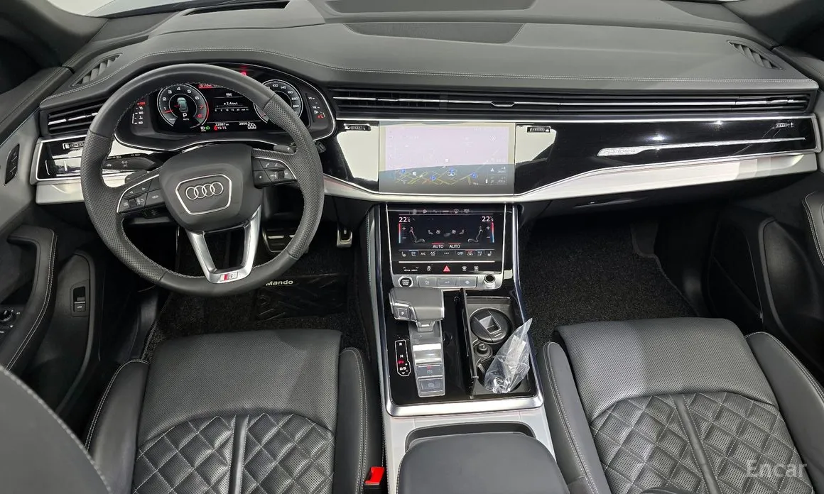 Фото 7 - Audi Q8
