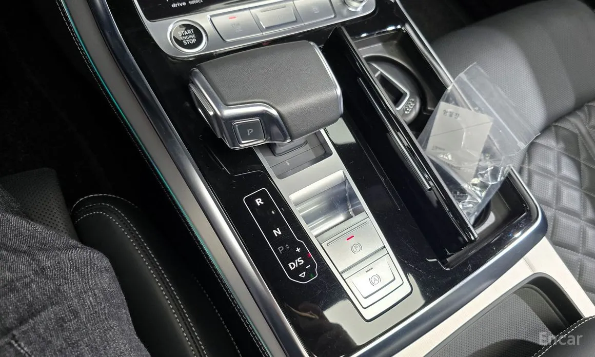 Фото 9 - Audi Q8