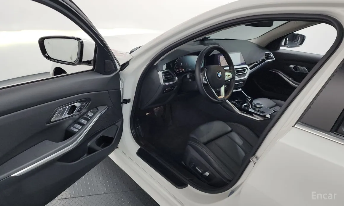 Фото 10 - BMW 3 Series