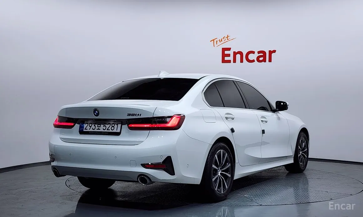 Фото 2 - BMW 3 Series