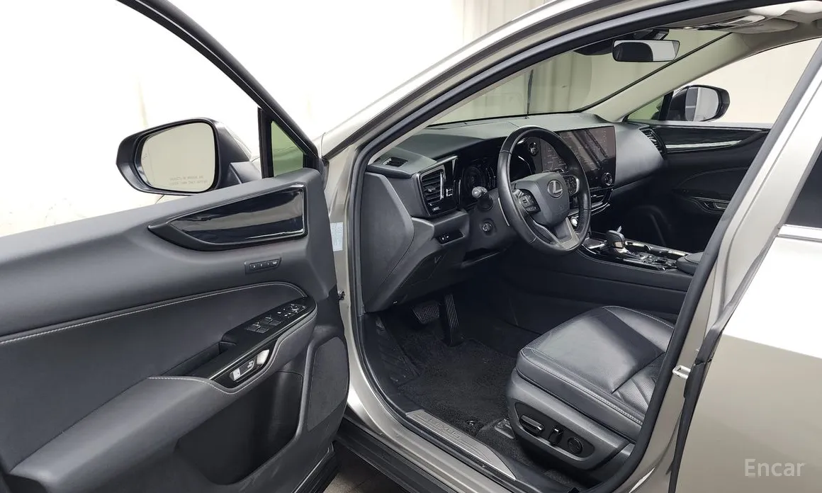 Фото 10 - Lexus NX