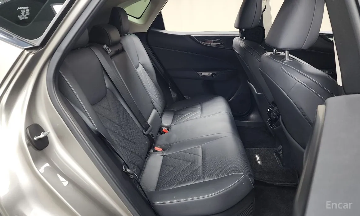 Фото 12 - Lexus NX