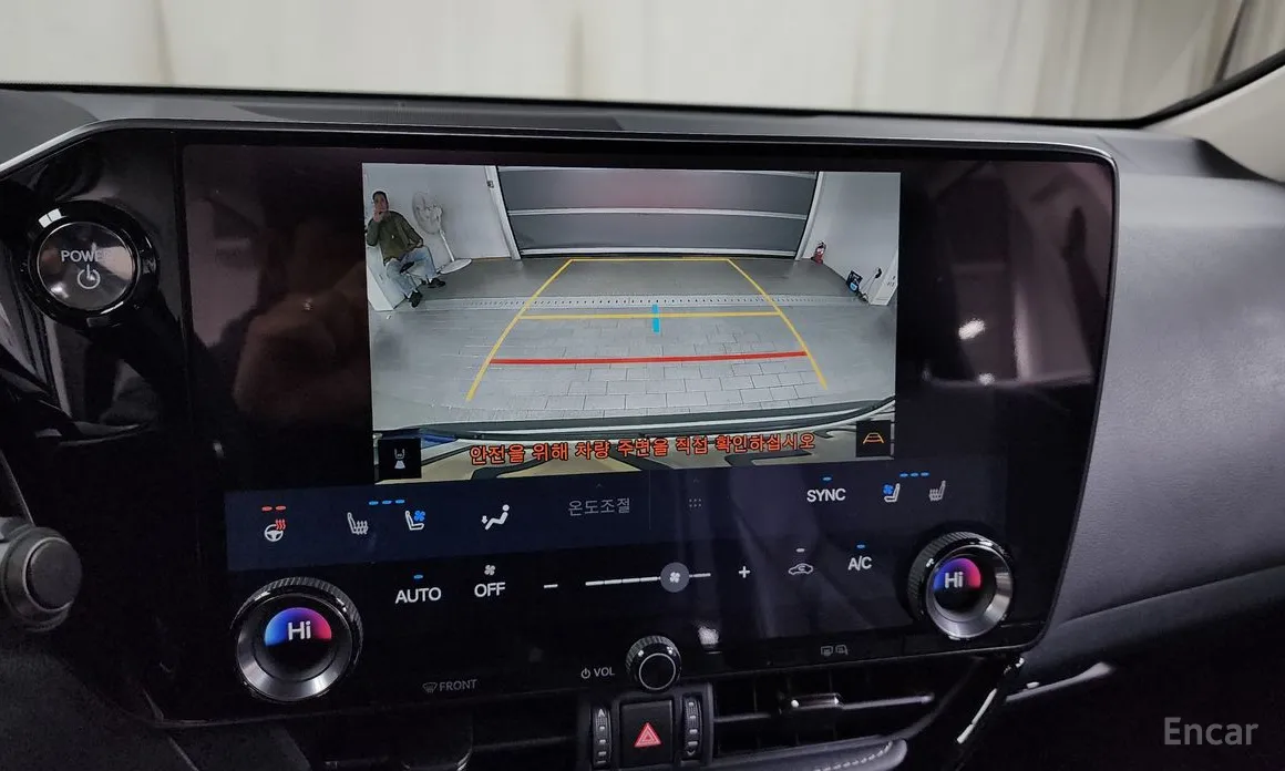 Фото 15 - Lexus NX