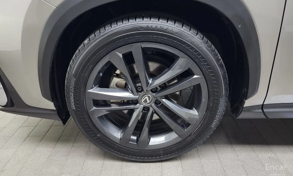 Фото 5 - Lexus NX