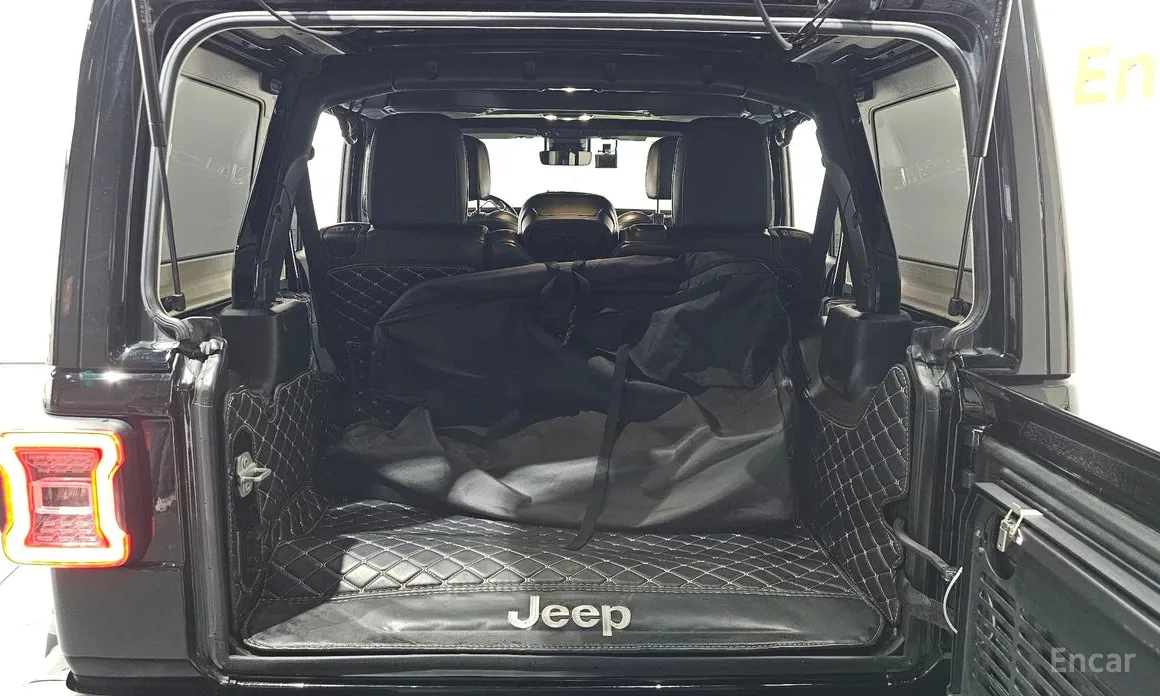 Фото 20 - Jeep Wrangler