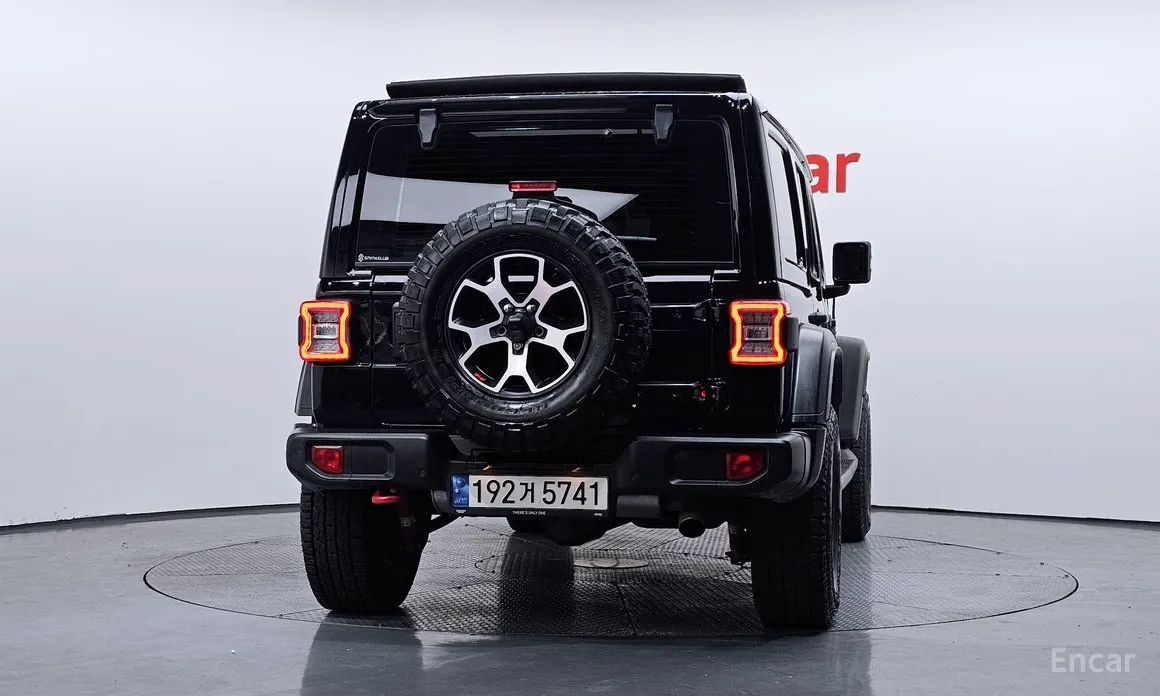 Фото 4 - Jeep Wrangler