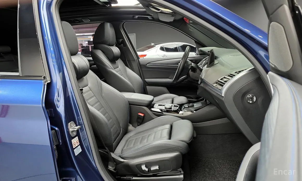 Фото 10 - BMW iX3