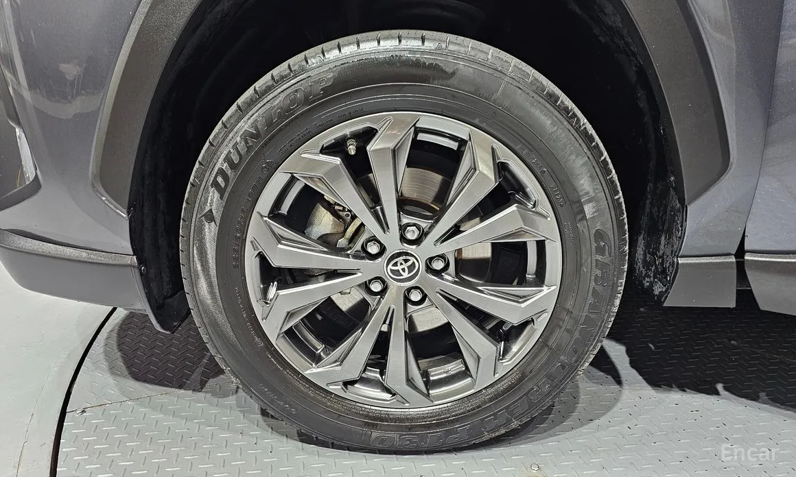 Фото 5 - Toyota RAV4