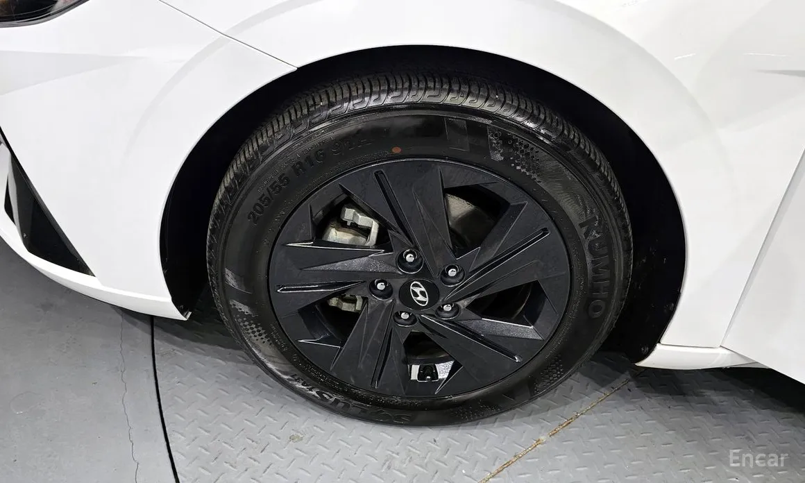 Фото 5 - Hyundai Avante