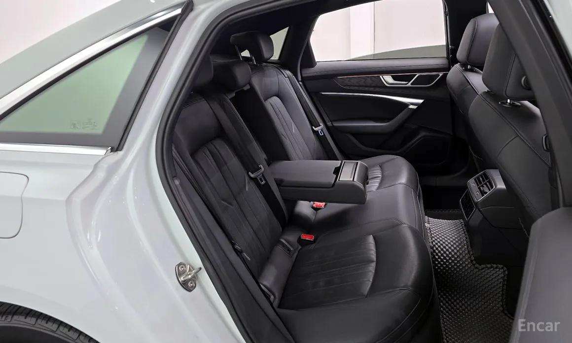 Фото 12 - Audi A6