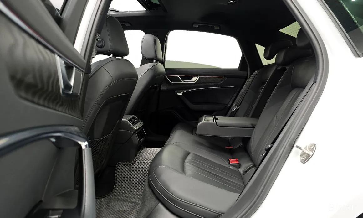 Фото 13 - Audi A6