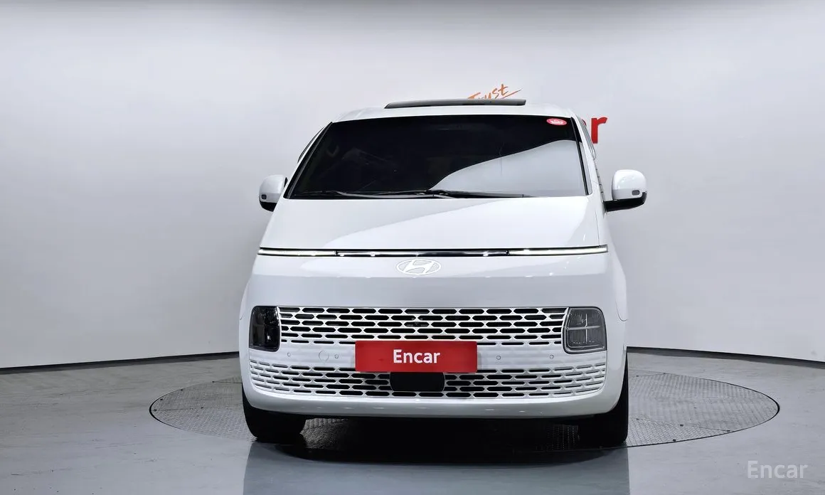 Фото 3 - Hyundai Staria