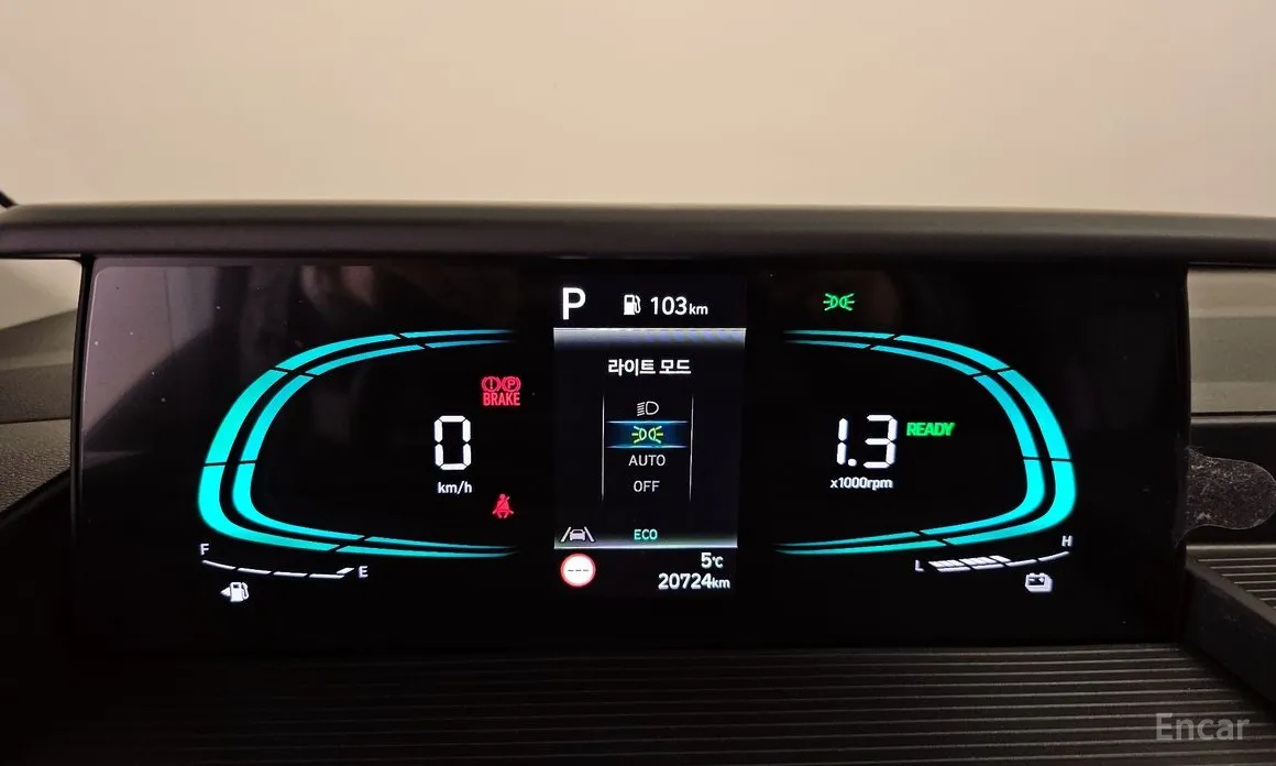 Фото 8 - Hyundai Staria