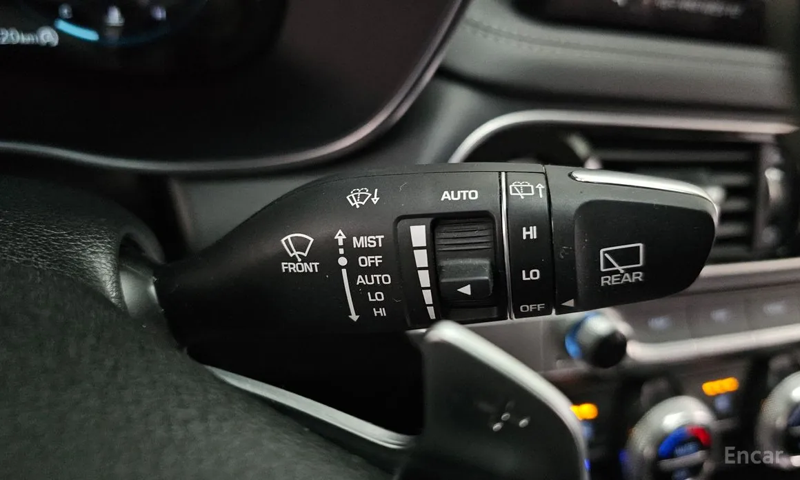 Фото 17 - Genesis G70