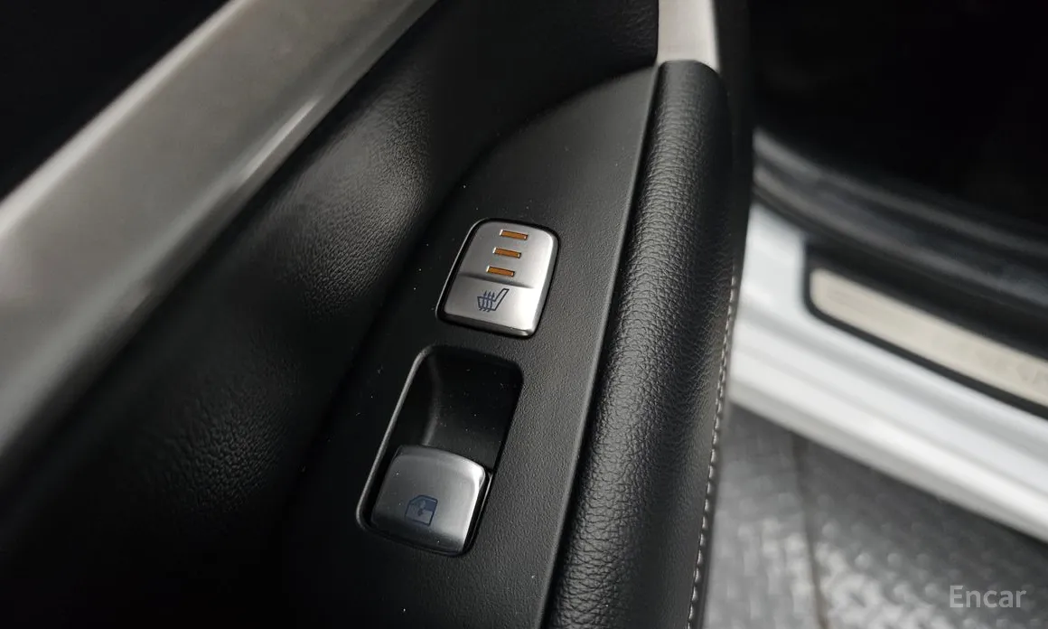 Фото 18 - Genesis G70