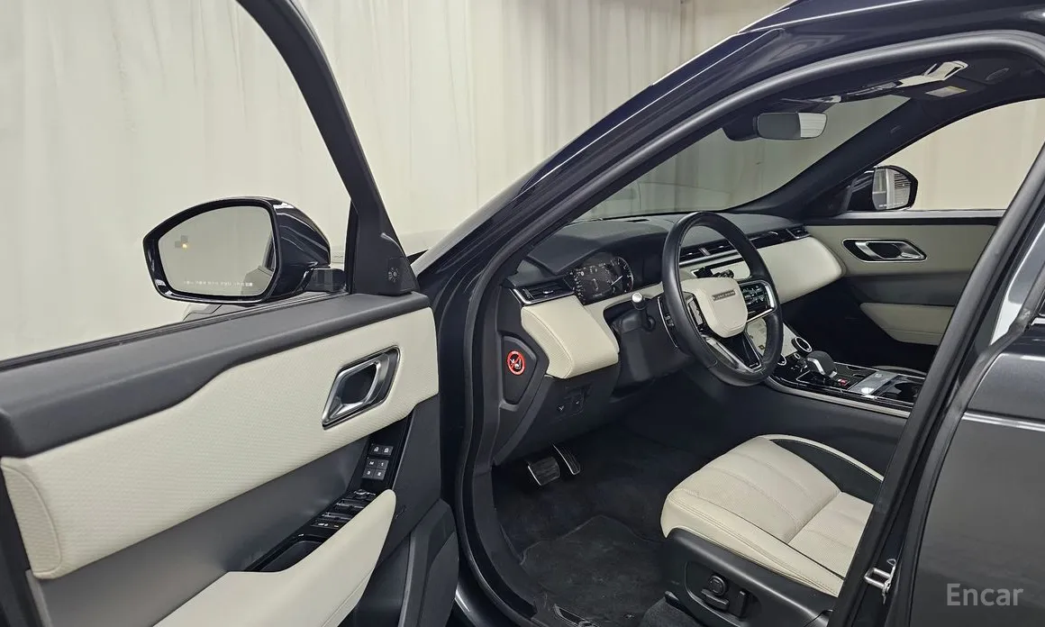 Фото 10 - Land Rover Range Rover Velar