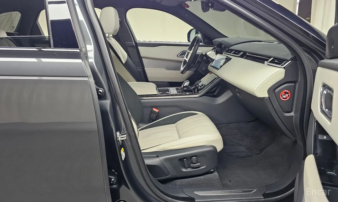 Фото 11 - Land Rover Range Rover Velar