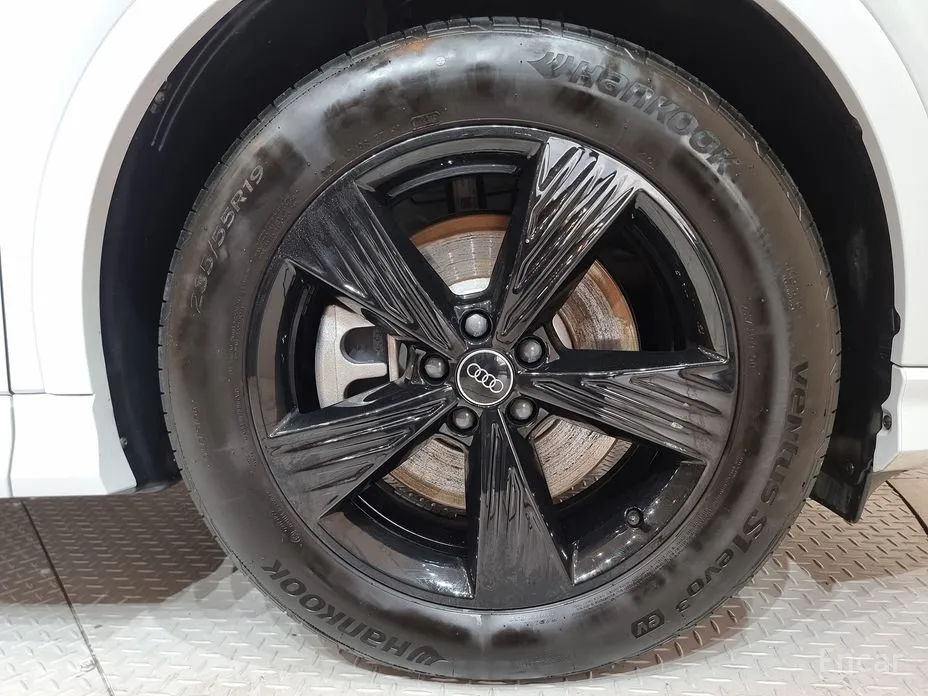 Фото 5 - Audi Q4 e-tron