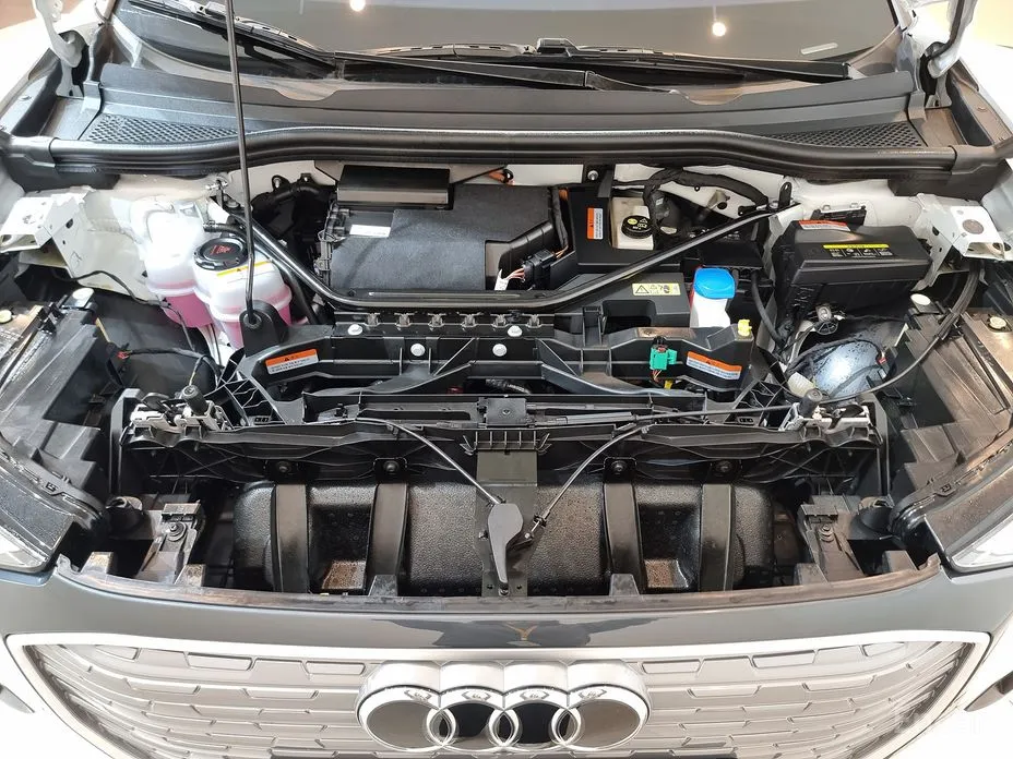 Фото 6 - Audi Q4 e-tron