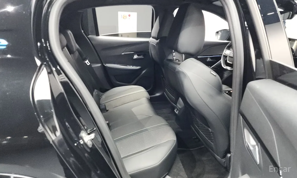 Фото 12 - Peugeot 208