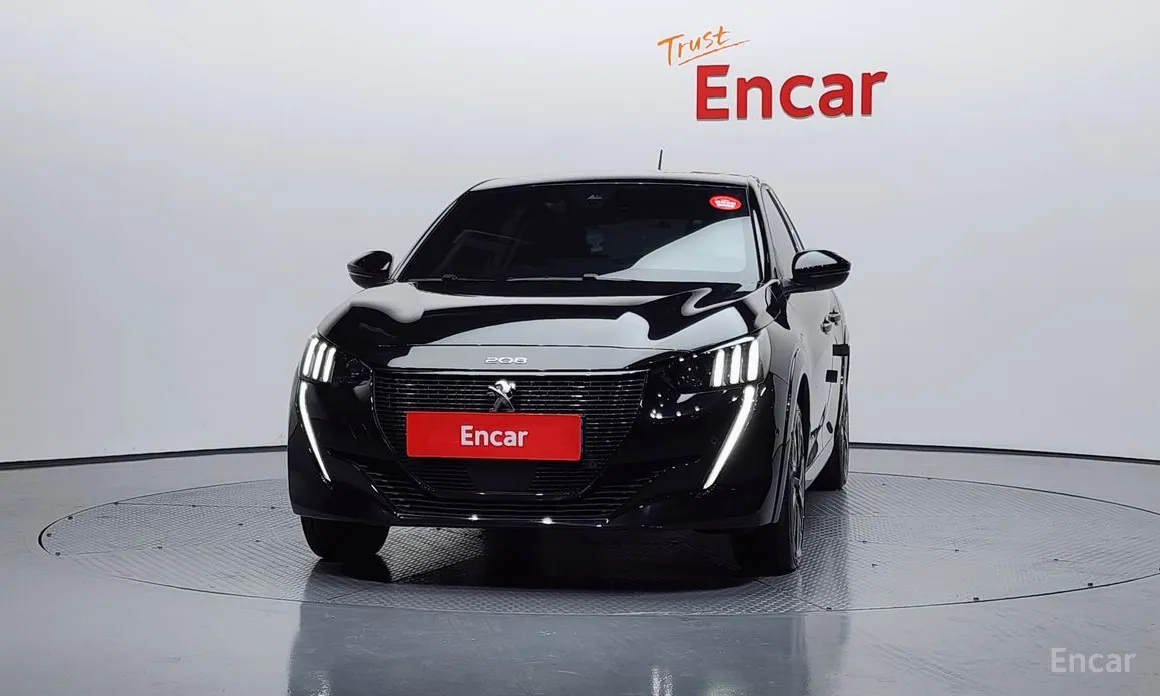 Фото 3 - Peugeot 208