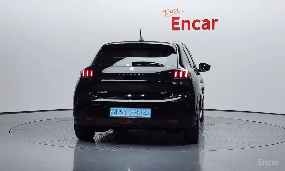 Фото 4 - Peugeot 208