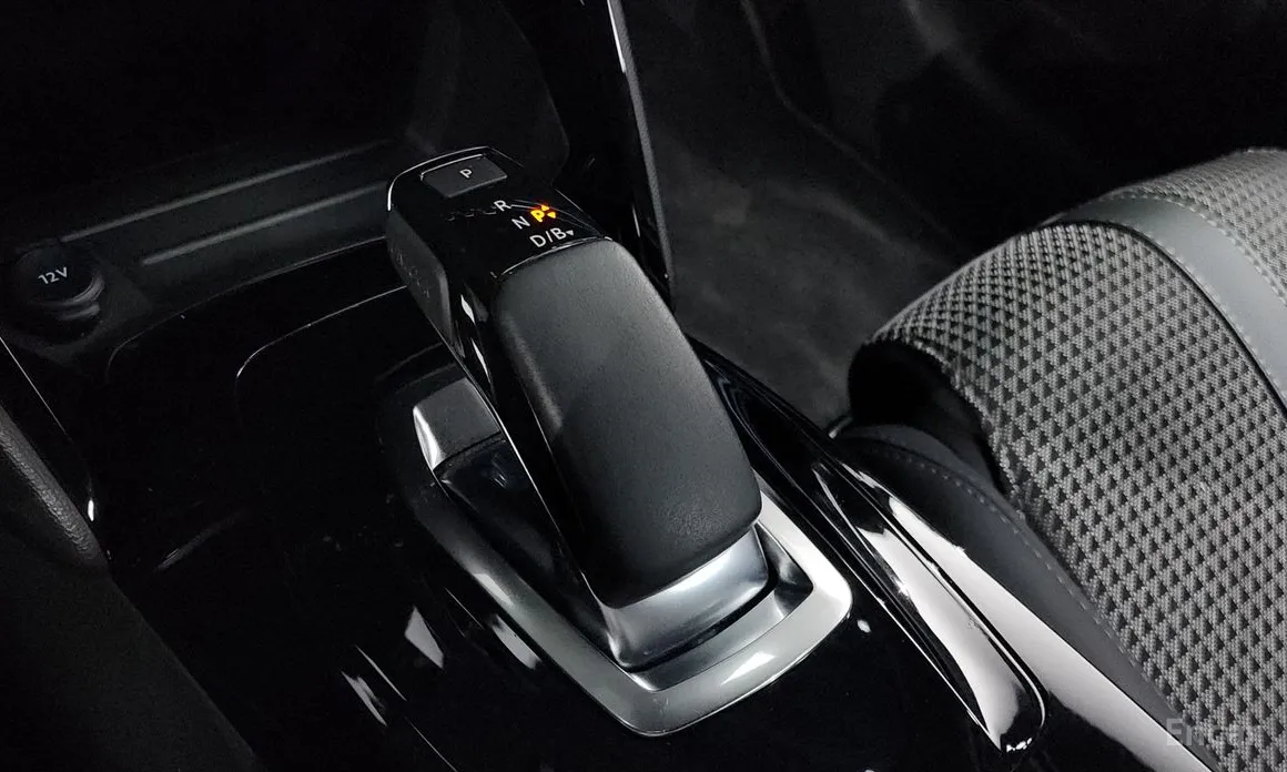 Фото 9 - Peugeot 208