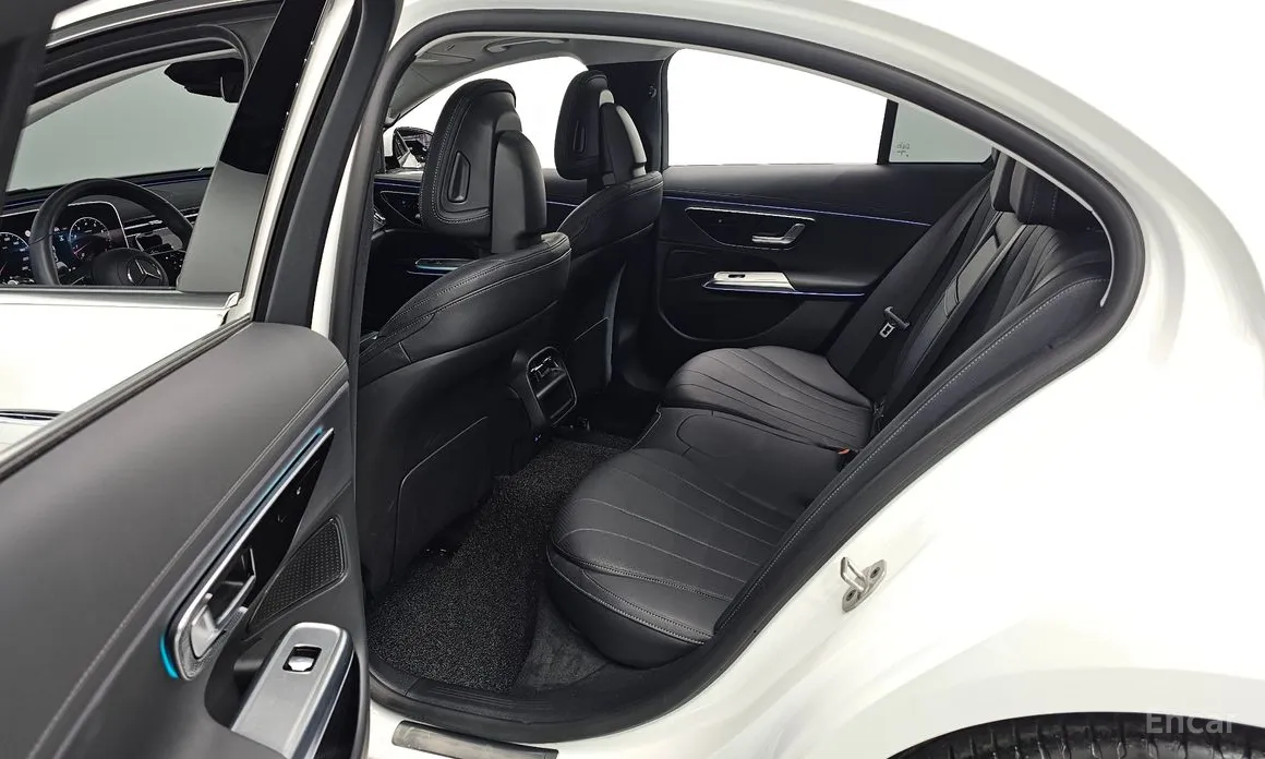 Фото 12 - Mercedes-Benz E-Class