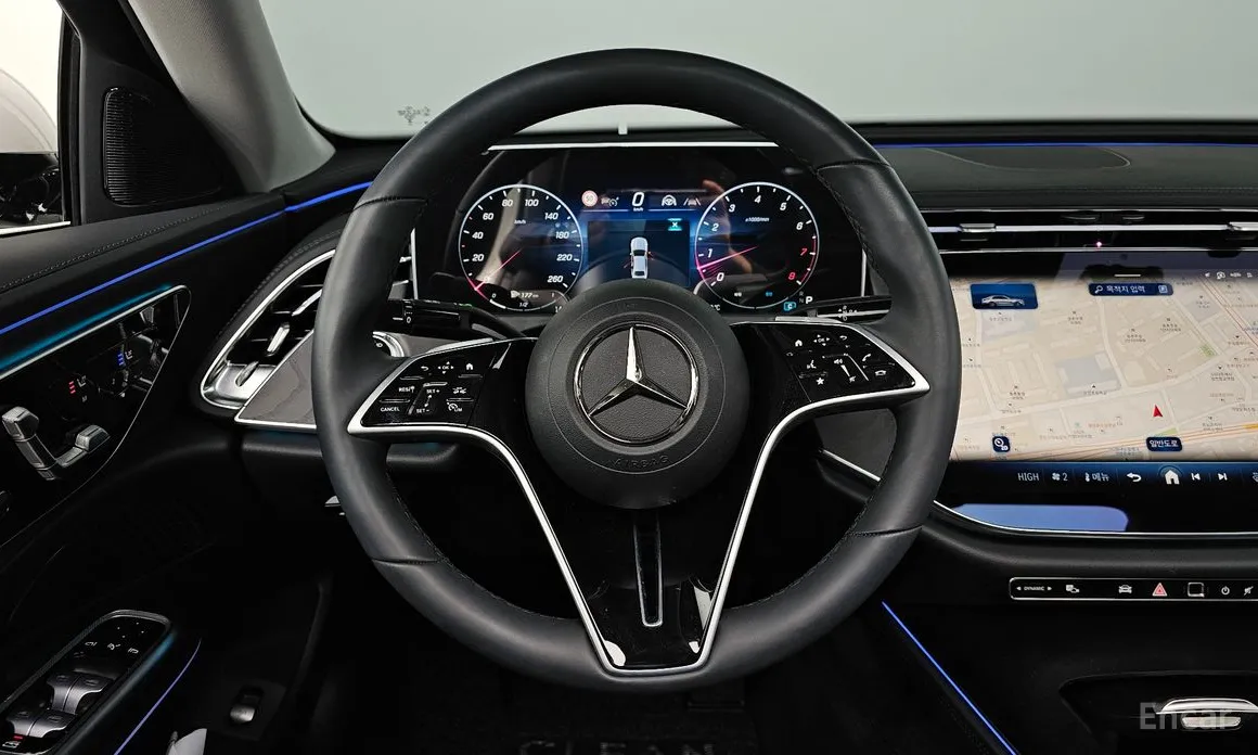 Фото 13 - Mercedes-Benz E-Class