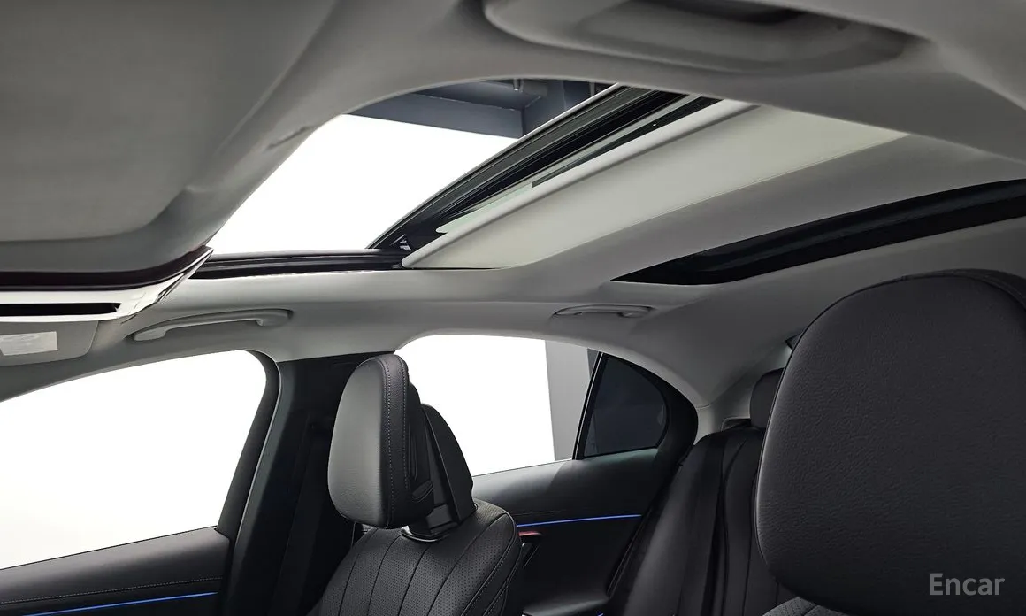 Фото 19 - Mercedes-Benz E-Class