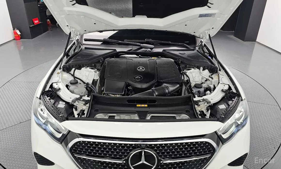 Фото 6 - Mercedes-Benz E-Class