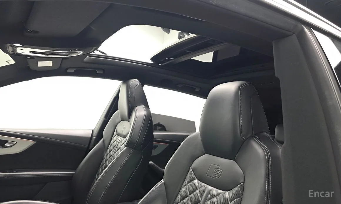 Фото 17 - Audi Q8