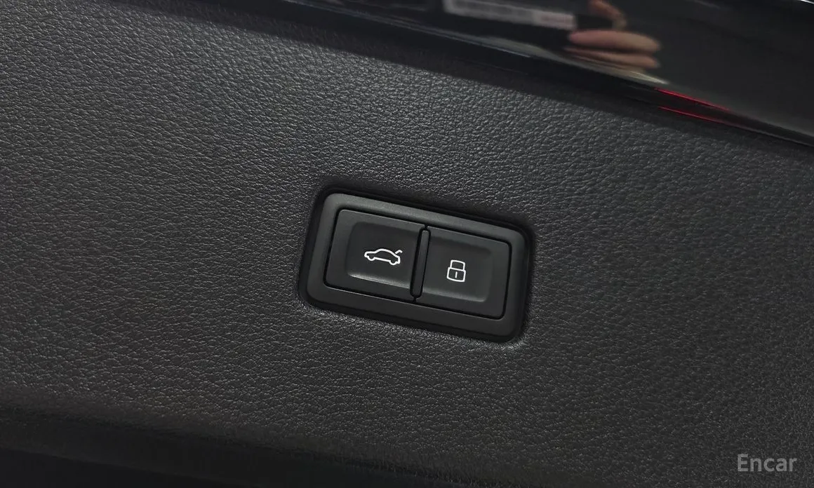 Фото 20 - Audi Q8