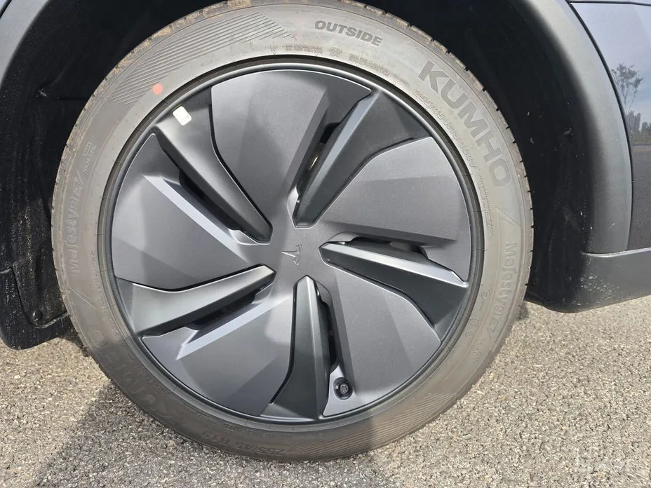 Фото 5 - Tesla Model Y