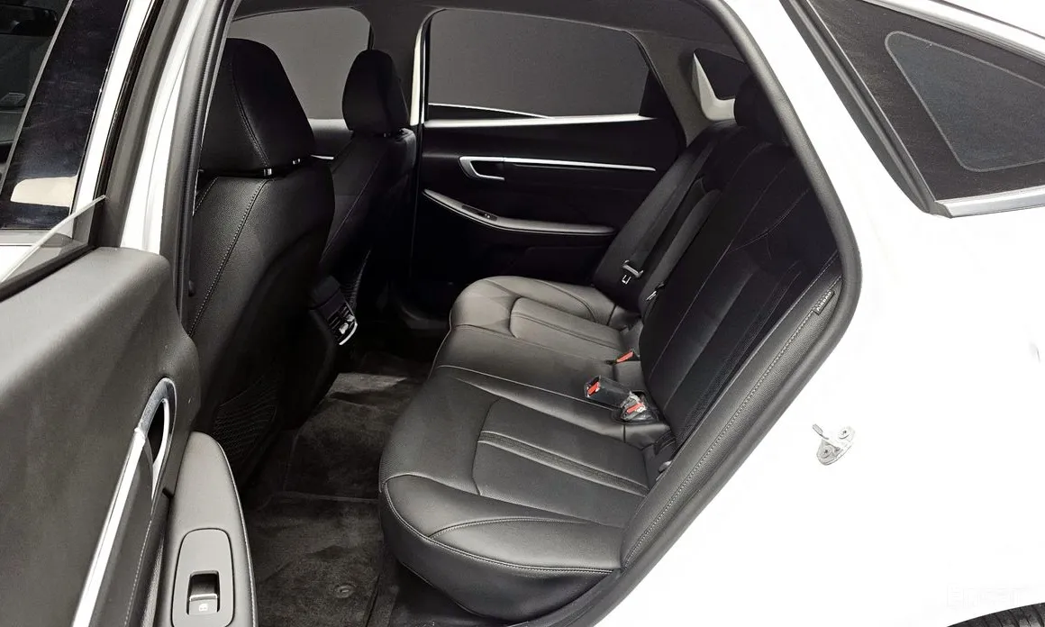 Фото 12 - Hyundai Sonata