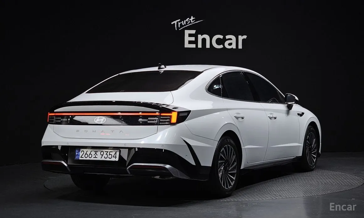 Фото 2 - Hyundai Sonata