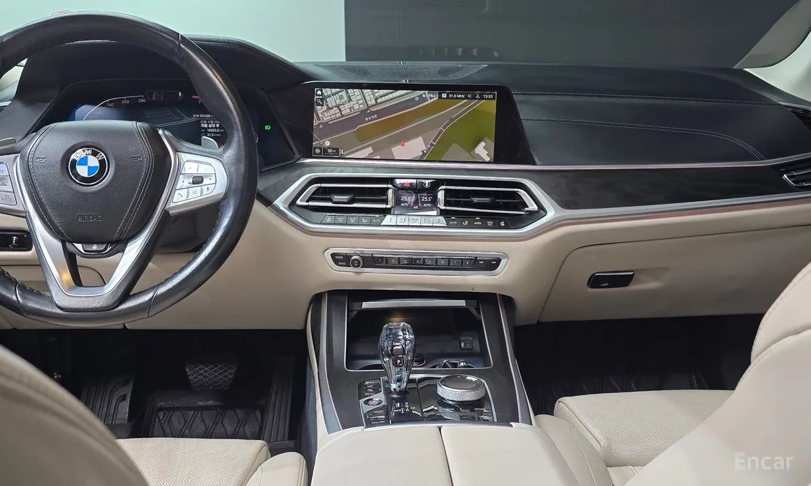 Фото 19 - BMW X7