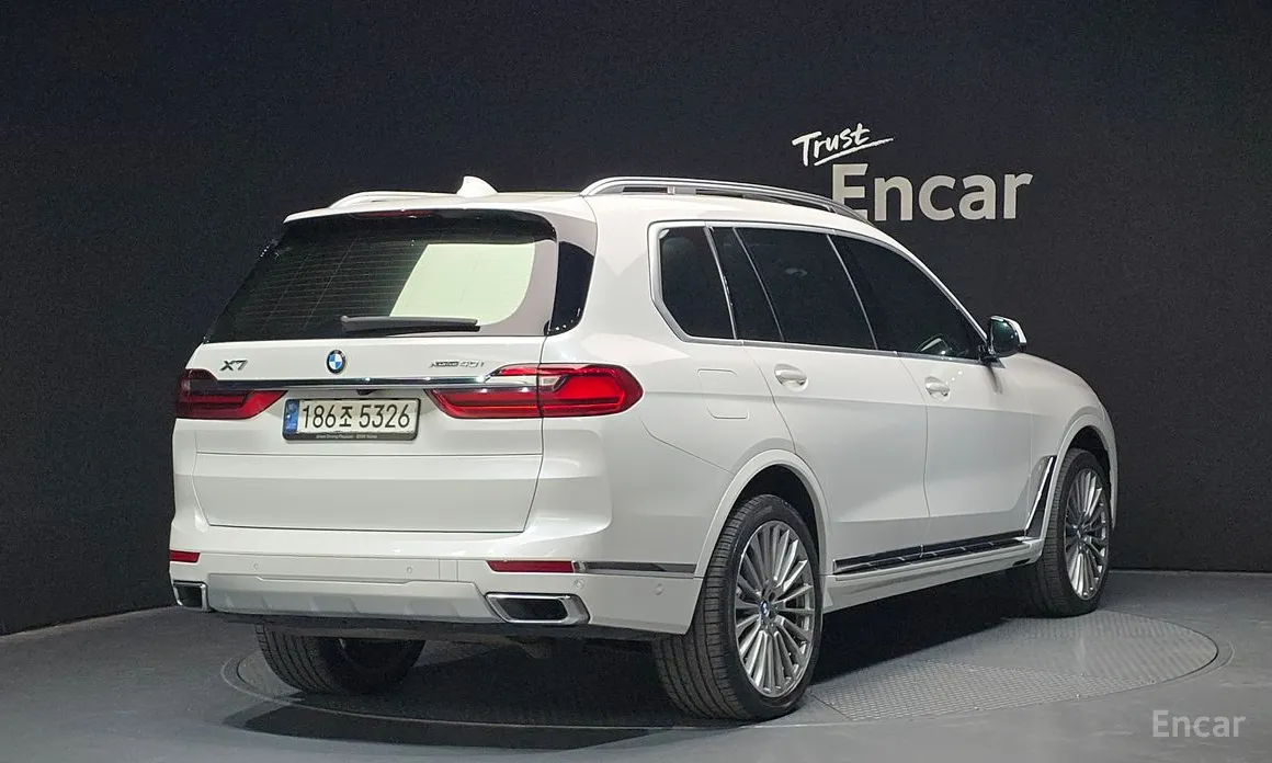 Фото 2 - BMW X7