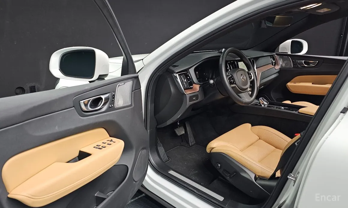 Фото 11 - Volvo XC60