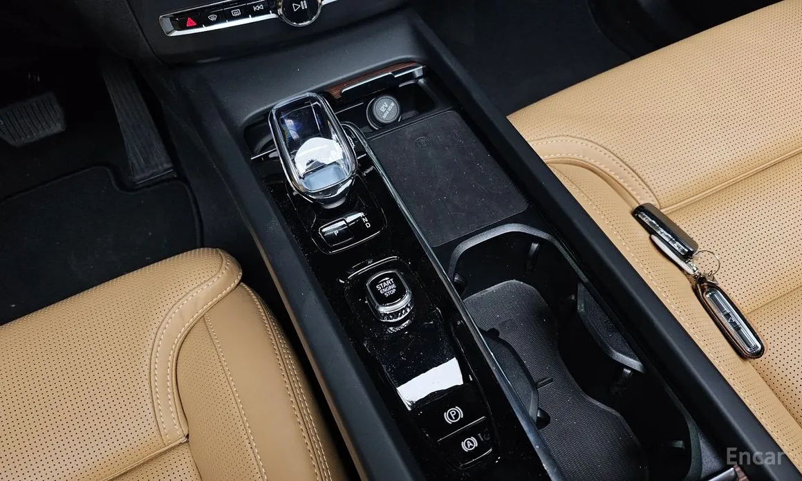 Фото 9 - Volvo XC60