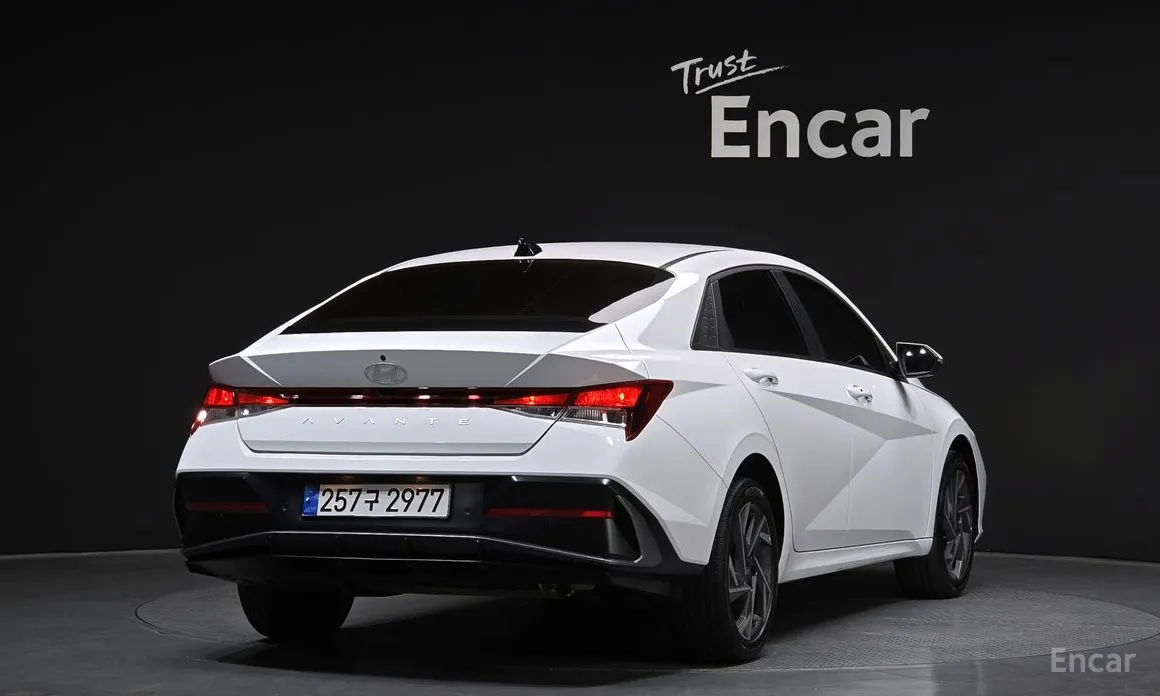 Фото 2 - Hyundai Avante