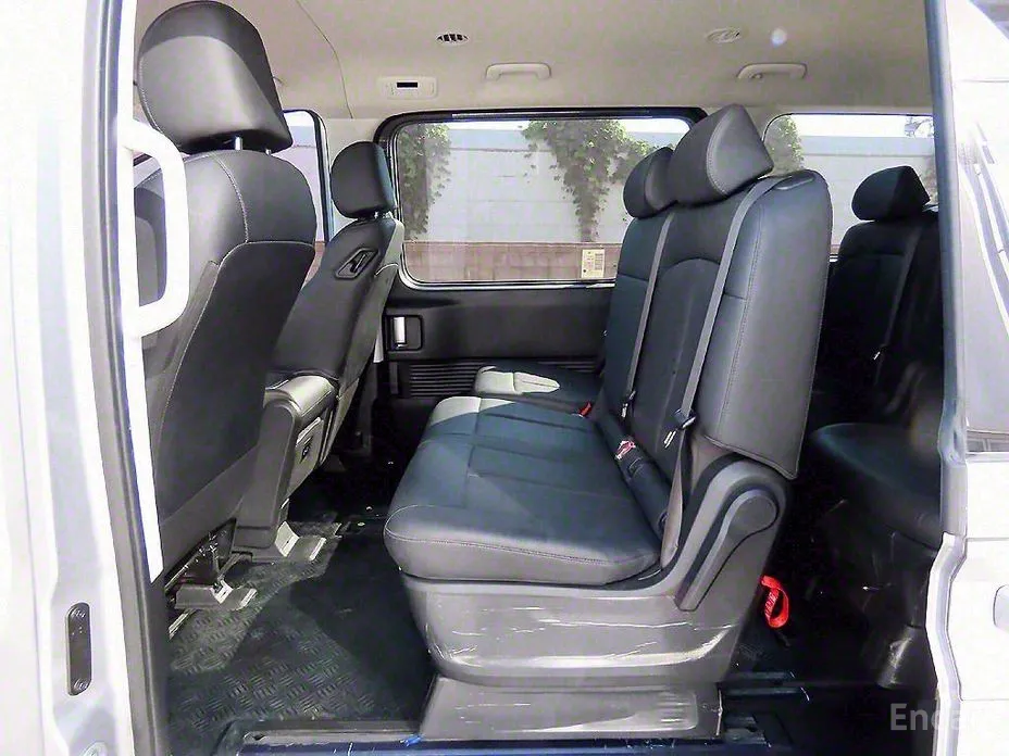 Фото 6 - Hyundai Staria