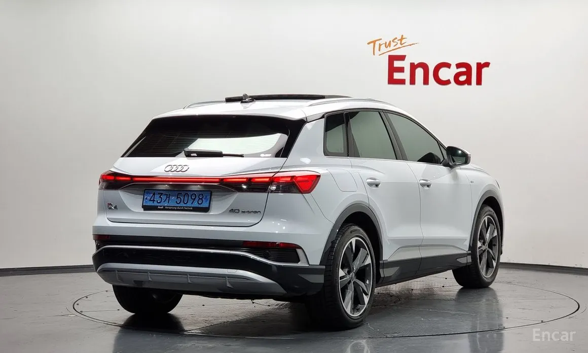 Фото 2 - Audi Q4 e-tron