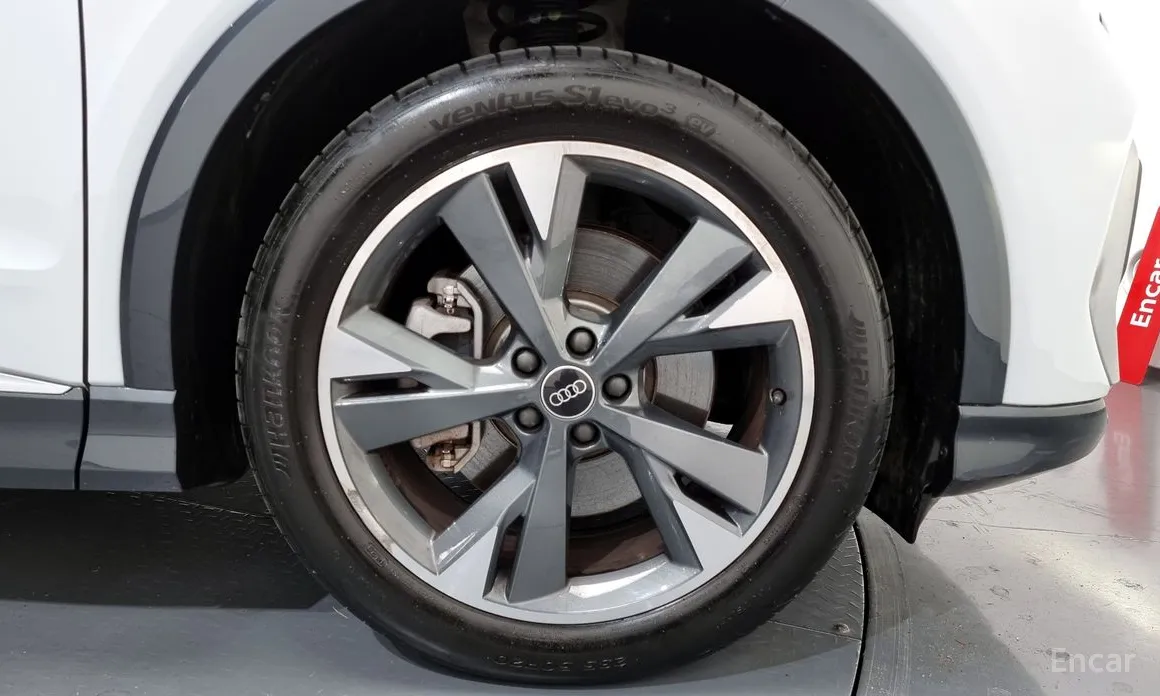 Фото 5 - Audi Q4 e-tron