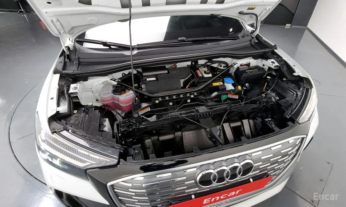 Фото 6 - Audi Q4 e-tron