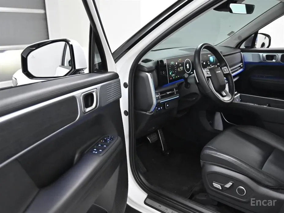 Photo 11 - Hyundai Santa Fe